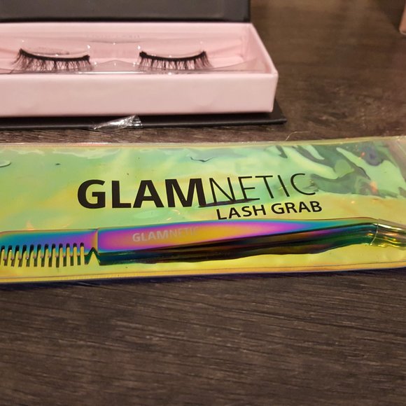 Glamnetic Magnetic Lashes - Luxe + Livin' & Lash Grab & Magnetic Eyeliner - Picture 4 of 4